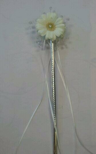 Eileen Jenkins White gerbera flowrgirls wand